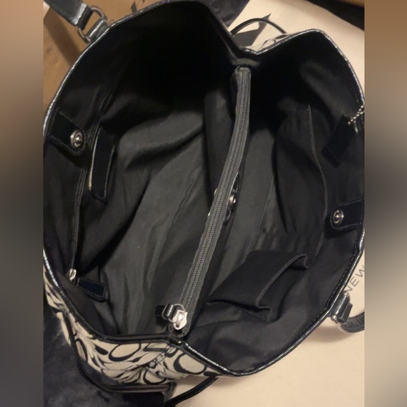 Coach Shoulder Bag in signature Jacquard...Good used condition - Picture 7 of 14